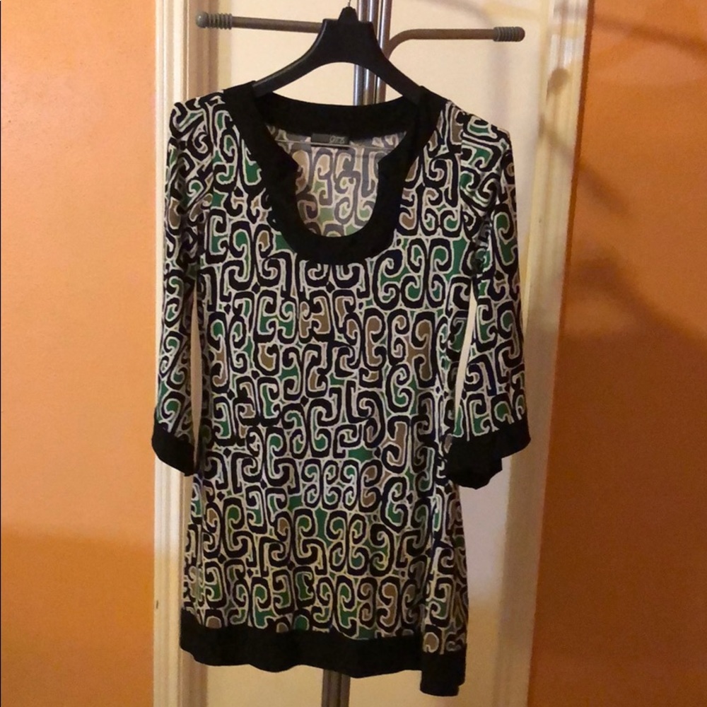 Nice dress, fits small & midium